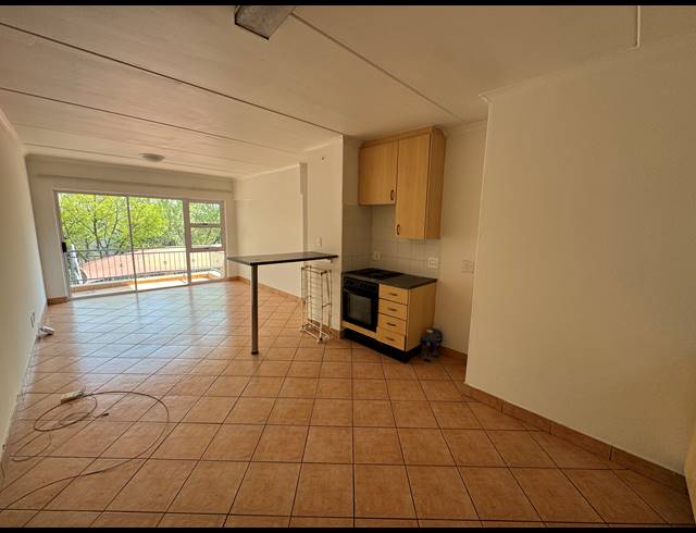 2 BEDROOM APARTMENT RENTED IN BRYANSTON